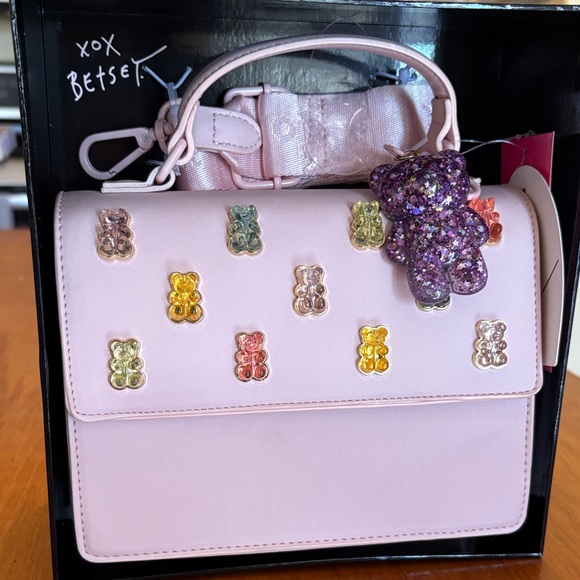 Betsey Johnson gummy bear crossbody with Bear Charm🩷 - Picture 3 of 6